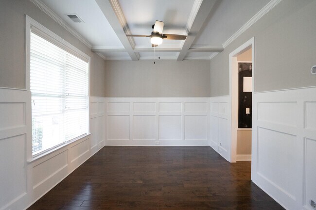 Building Photo - 657 Tree Top Trl