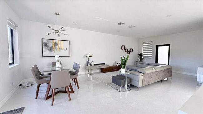 Building Photo - 1392 Canary Island Dr