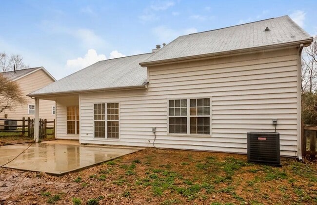 Building Photo - 8311 Springhead Ln