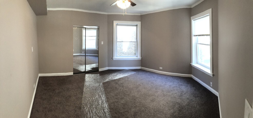 Building Photo - 6441 N Francisco Ave