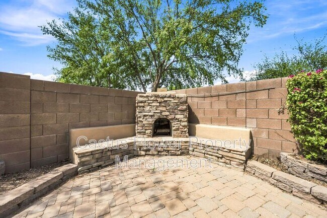 Building Photo - 3628 E Janelle Way