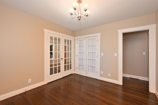 Building Photo - Charming 3 Bedroom/2 Bath Craftsman Home for Lease in Phinney/Greenlake