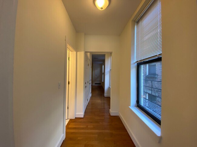 Building Photo - 114 E 14th St