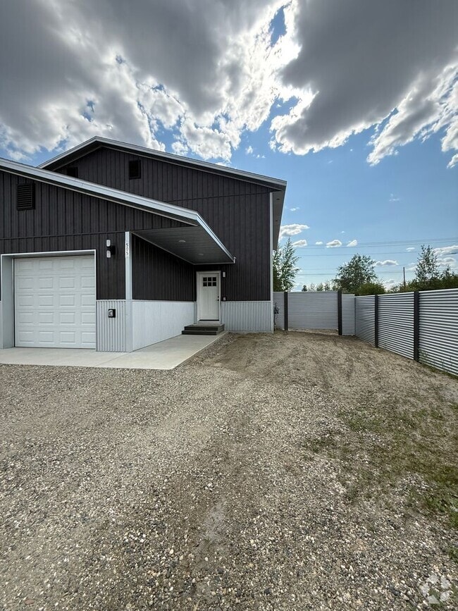 Building Photo - New Energy Efficient Constuction!