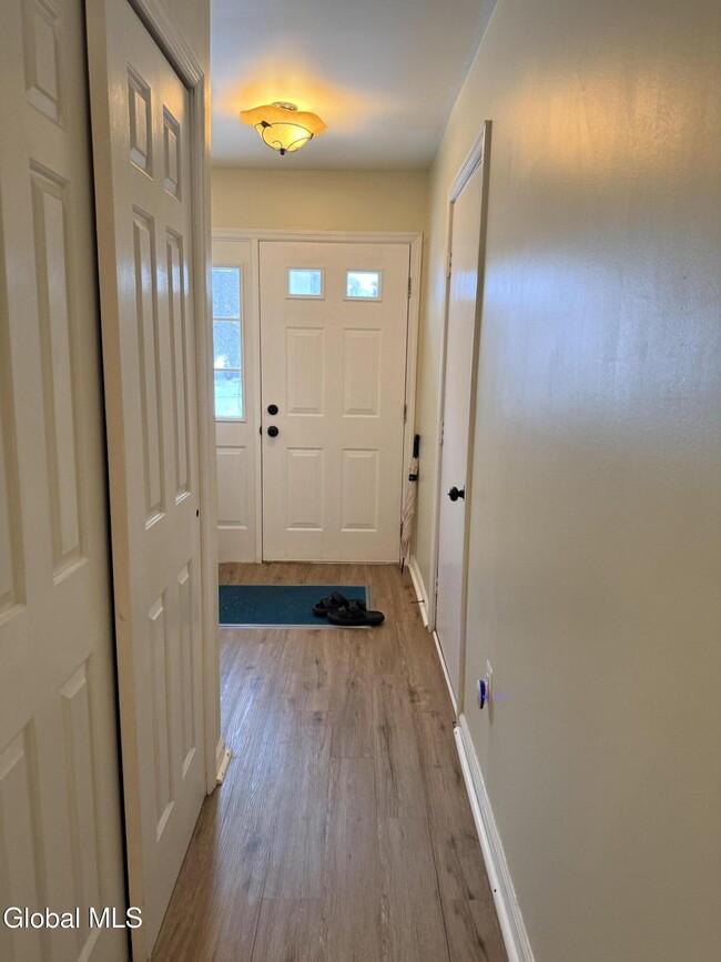 Building Photo - 120 Donna Lynn Dr