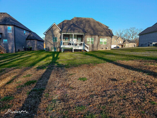 Building Photo - 1718 Oak Frst Dr