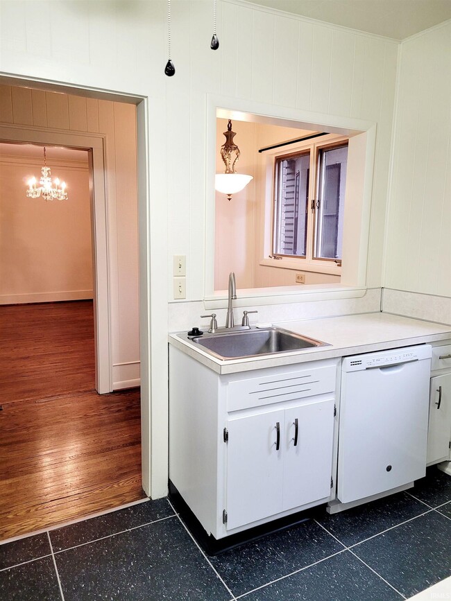 Building Photo - 1223 W Wayne St