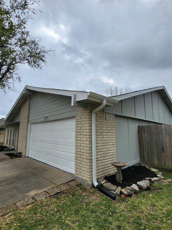 Building Photo - 2123 Quail Valley E Dr