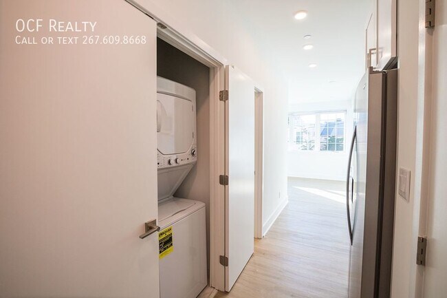 Building Photo - 1324 Frankford Ave