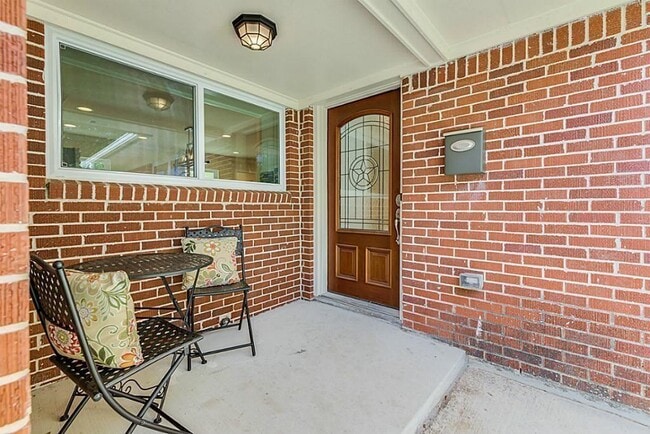 Building Photo - 4734 Benning Dr
