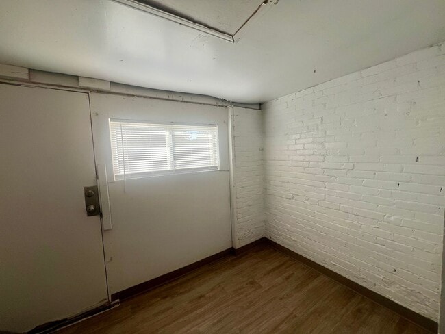 Building Photo - 1590 Syracuse St