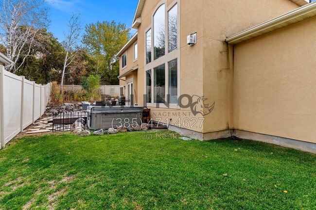 Building Photo - 13697 S Tom Shoemaker Cir