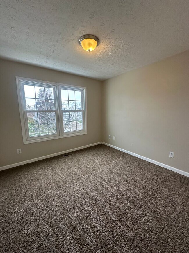 Building Photo - 4BR / 2BA Home in Middletown with Two Car Garage For Rent!