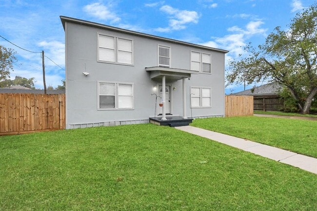 Building Photo - 116 Marian Ave