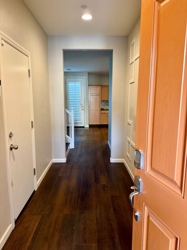 Building Photo - Beautifully Updated 3 Bedroom, 2.5 Bath Home In Clovis