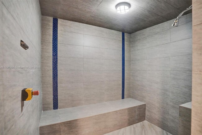 Building Photo - 20281 E Country Club Dr