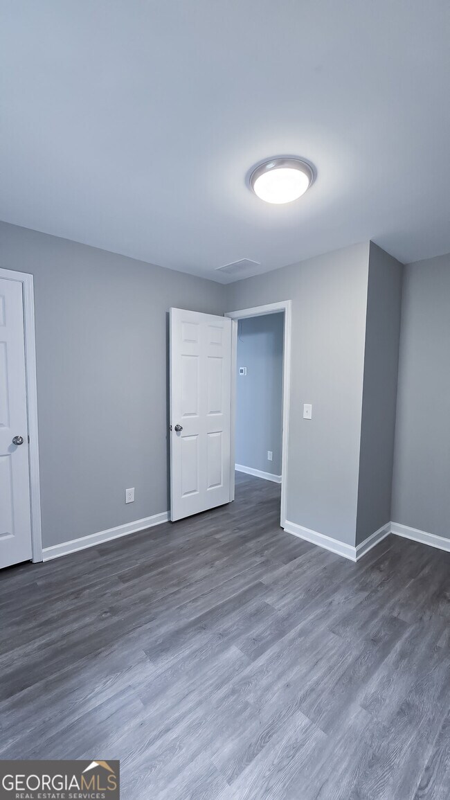 Building Photo - 3043 Saddle Creek Dr
