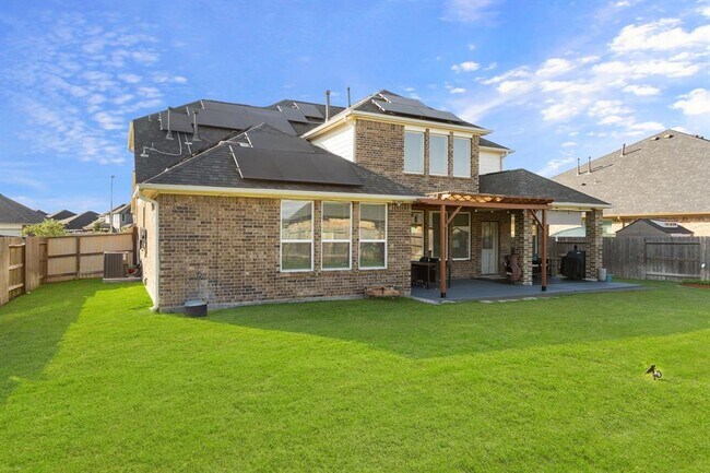 Building Photo - 515 Round Lake Dr