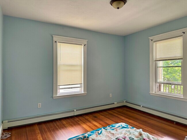 Building Photo - 55 Lithgow St