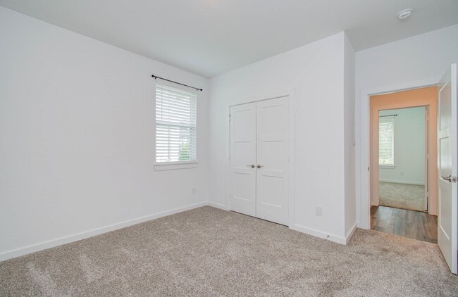 Building Photo - 10011 Angelina Wds Ln