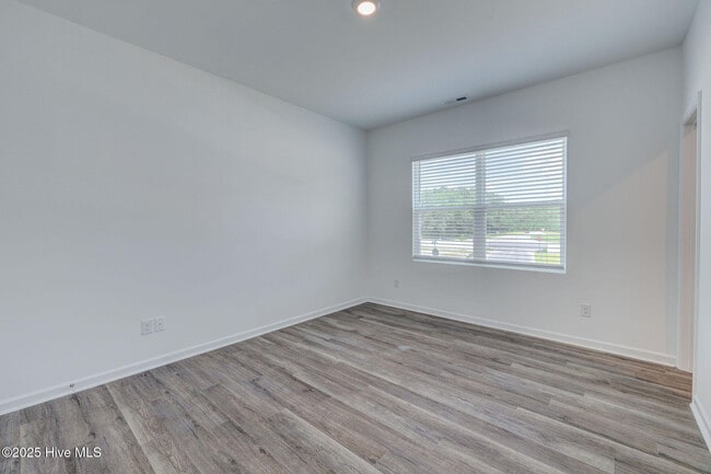 Building Photo - 7110 Fisk Dr