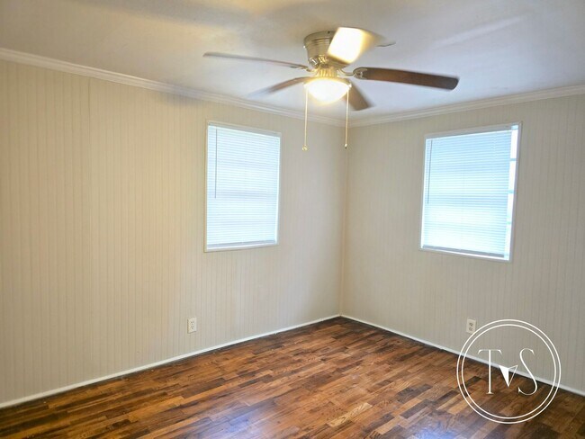Building Photo - 39 Lissner Ave