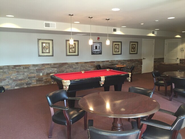 Building Photo - Beautiful 4 Bedroom, 3.5 Bath, Pet Friendl...