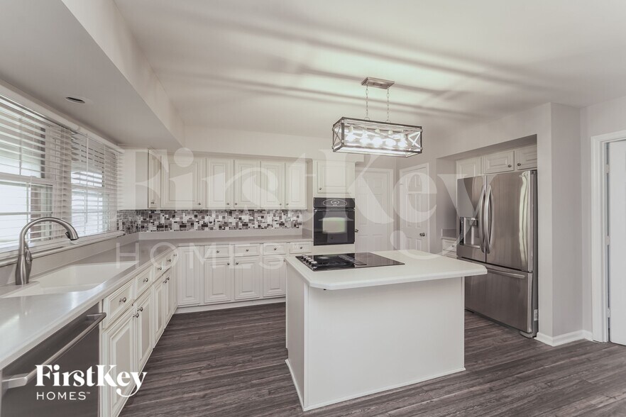 Building Photo - 9600 Runswyck Ct