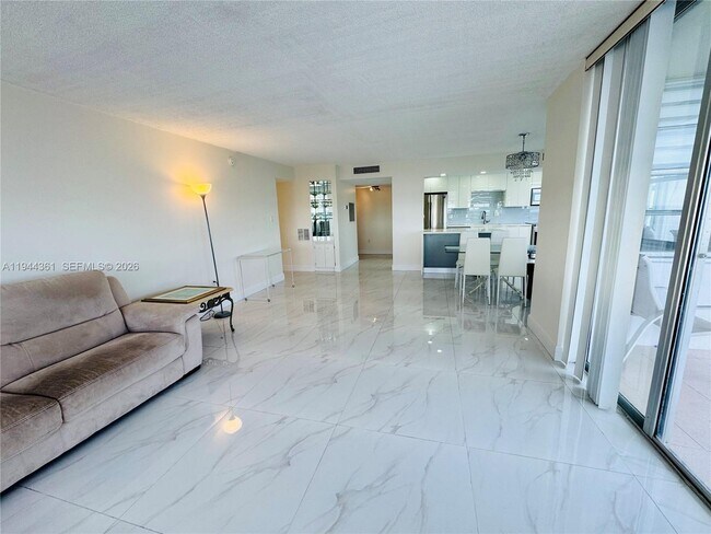 Building Photo - 18041 Biscayne Blvd