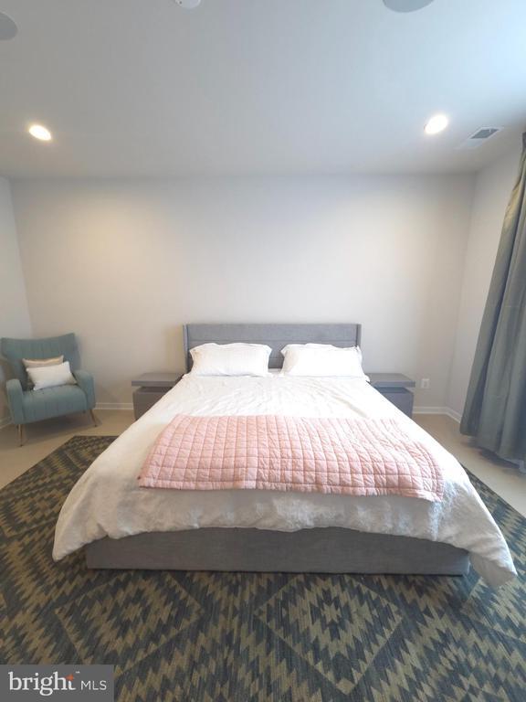 Building Photo - 43433 Wilcox Terrace