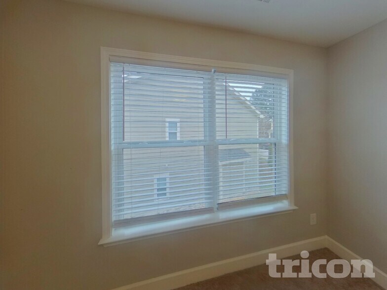 Building Photo - 420 Best Friends Turn Alley