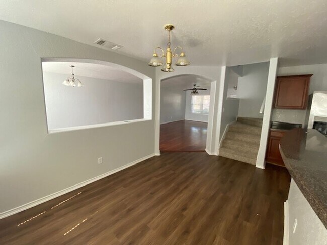 Building Photo - Spacious 3BR/2.5BA Home in San Antonio