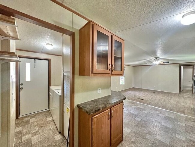 Building Photo - Tour Today! 2 Bed 2 Bath in East Tyler!