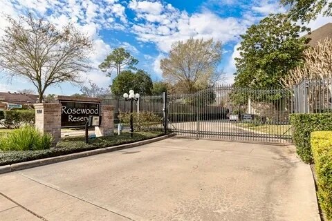 Building Photo - 9230 Rouge Cir