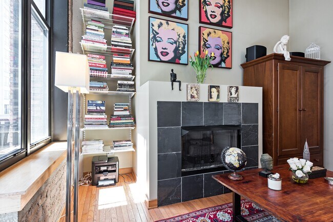 Building Photo - 333 W Hubbard St