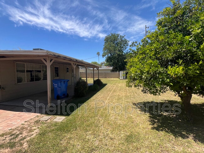 Building Photo - 718 W Glenn Dr