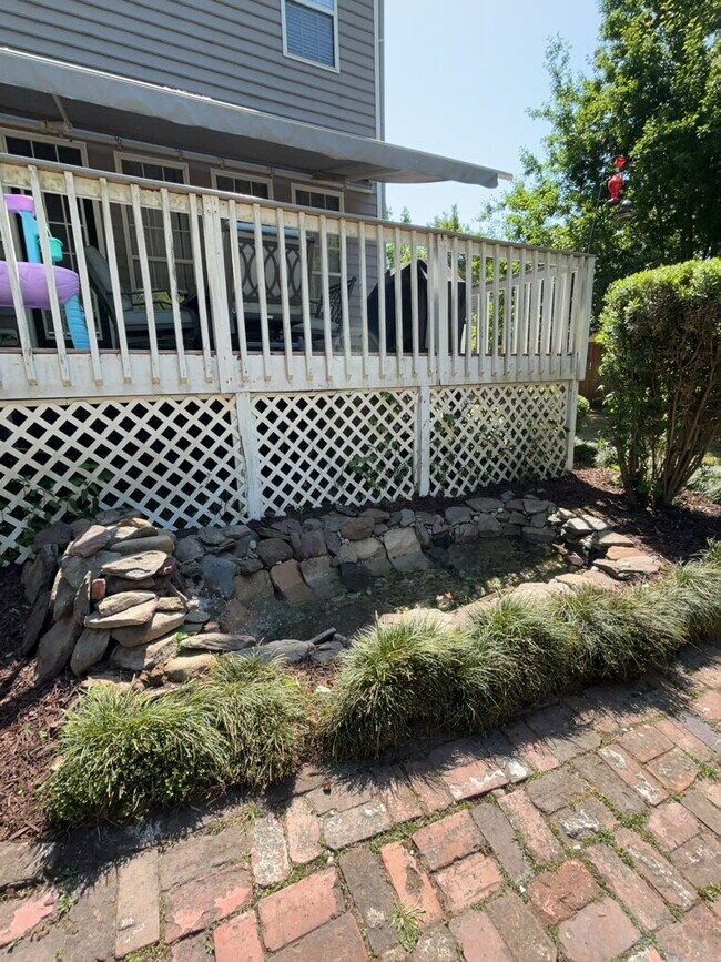 Building Photo - 1009 Ariel Ct