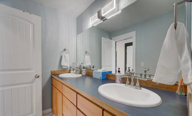 Building Photo - Charming 5-Bedroom Family Home for Rent in...