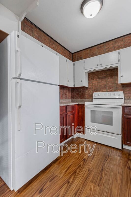 Building Photo - 7111 NE 52nd St