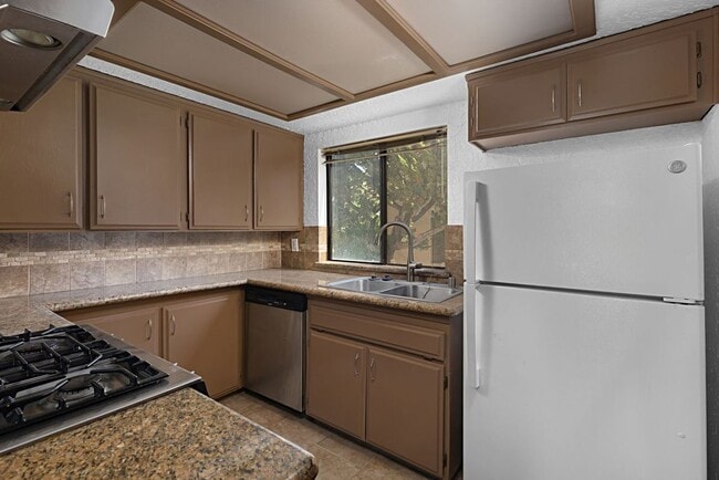 Building Photo - 697 E California Blvd