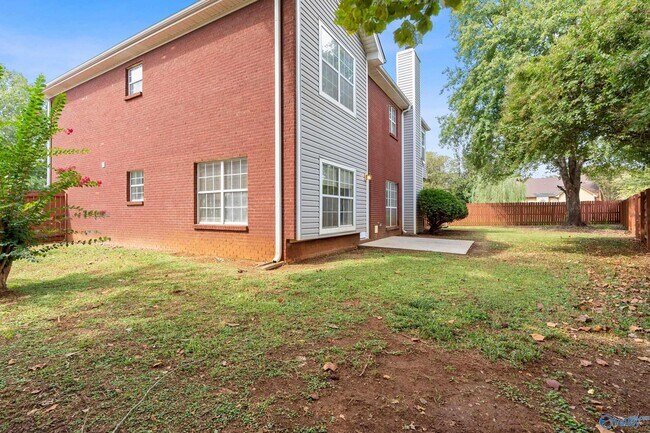 Building Photo - 469 SW Sussex Dr