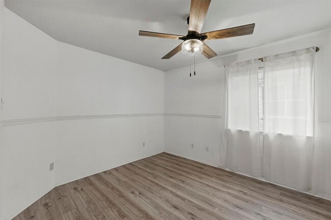 Building Photo - 8717 Corran Ferry Dr