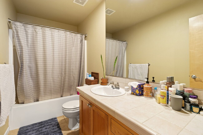 Building Photo - Beautiful, 5-Bedroom, Spacious, Damascus Home with Incredible Views