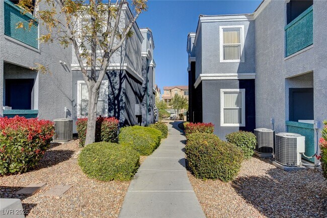 Building Photo - 6955 N Durango Dr