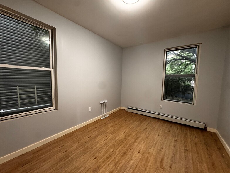 Building Photo - 174 Van Nostrand Ave
