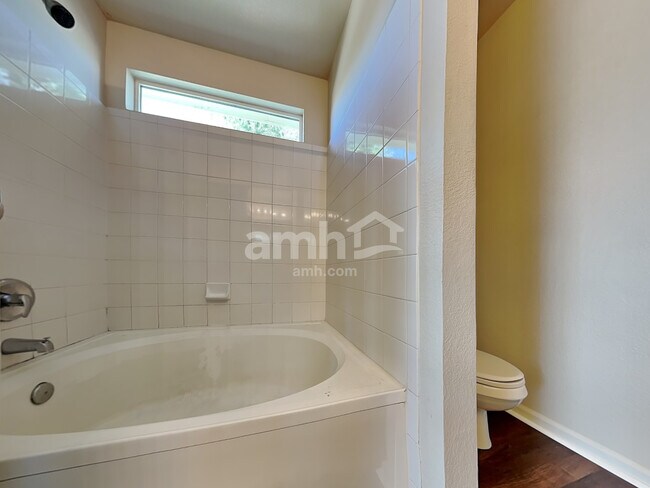 Building Photo - 4060 Orleans St