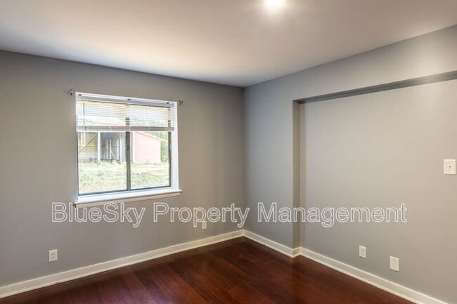Building Photo - 1100 Wolf Trap Rd
