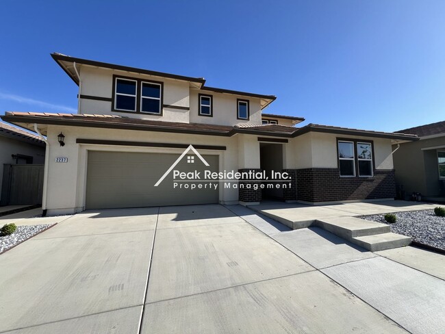 Building Photo - Spacious 4bd/3ba Woodland Home!