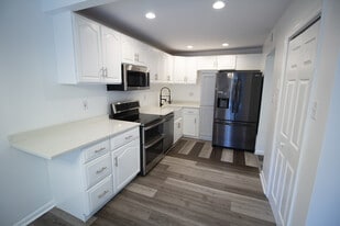 Building Photo - 5752 Thunder Hill Rd