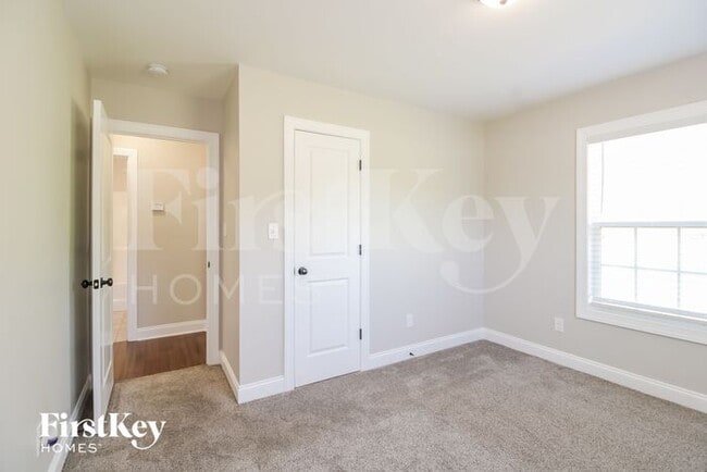 Building Photo - 438 Garland Dr